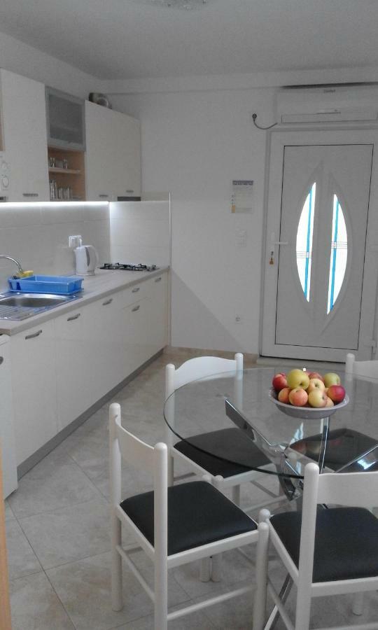 Apartmani Tanja Marina Zewnętrze zdjęcie